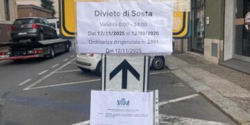 Cagliari, segnaletica “a singhiozzo” e cartelli di divieto: i residenti denunciano confusione e rimozioni a sorpresa in centro
