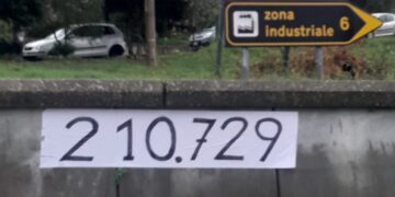 Nurallao, Comandini accolto con striscioni e cori: “Vogliamo la Pratobello”
