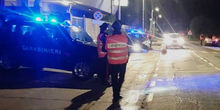 Possesso di droga, coltelli e guida in stato di ebbrezza: sabato intenso per i carabinieri nel Cagliaritano