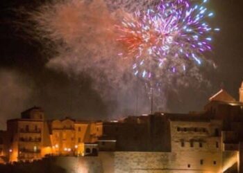 Capodanno a Cagliari, la commissione che sceglierà il super big è riunita da ieri: attesa per il verdetto