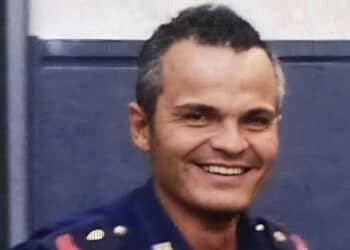 Suv travolge una volante della polizia: morto un agente di 47 anni