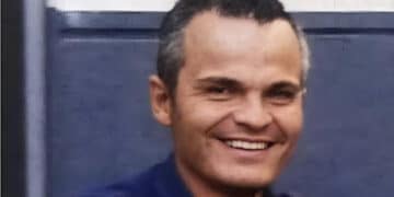 Suv travolge una volante della polizia: morto un agente di 47 anni