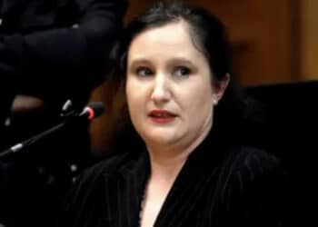 Caso Pifferi, la sentenza d’appello cancella l’ergastolo: condannata  a 24 anni