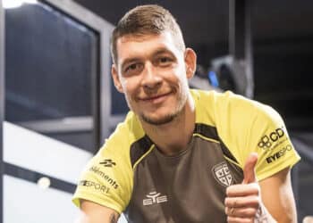 “Il Gallo” torna sull’Isola: Andrea Belotti prosegue la riabilitazione dopo l’infortunio