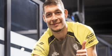 “Il Gallo” torna sull’Isola: Andrea Belotti prosegue la riabilitazione dopo l’infortunio