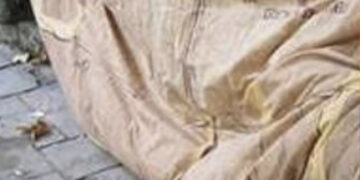 Cagliari, salva due senzatetto da un incendio insieme ad una carabiniera e un finanziere: Massimiliano Miliddi premiato al merito civile