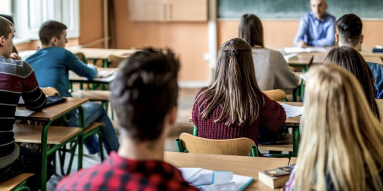 Quartu, schiaffo a un alunno da parte del docente: denunciato dal padre