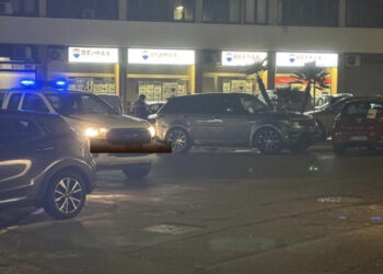 Cagliari, raffica di multe ai furbetti davanti a Palazzo Doglio: parcheggi selvaggi nella rotonda