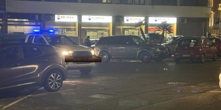 Cagliari, raffica di multe ai furbetti davanti a Palazzo Doglio: parcheggi selvaggi nella rotonda