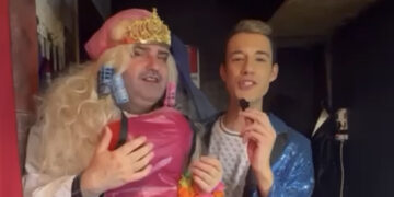 L’icona trash Rosario Muniz al Mood Club di Cagliari: “Stop al bullismo, alle guerre, e all’omofobia” (VIDEO)