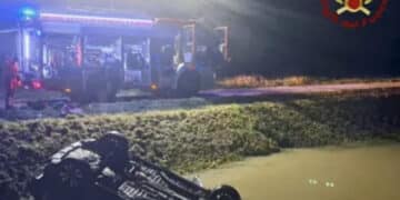 Auto finisce in un canale:  79enne muore davanti al marito