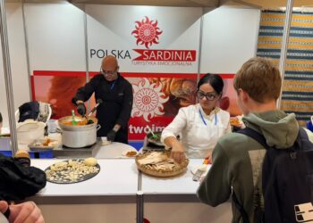 Cagliari, un volo per Varsavia e il patto per il turismo polacco: i centri commerciali ci scommettono