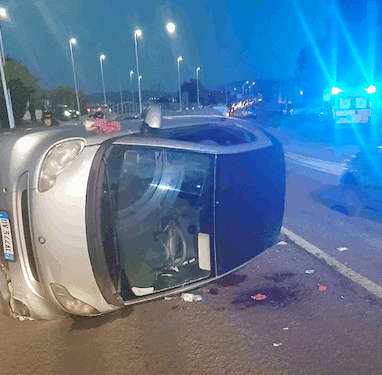 Grave incidente a Quartucciu, auto si ribalta in via delle Serre: due feriti