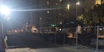 Cagliari, non c’è pace per i commercianti e i ristoratori di viale Diaz: rotto un tubo dell’acqua durante i lavori per la metro