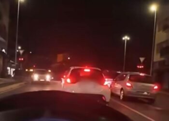 Cagliari, in contromano a gran velocità in via dei Giudicati: frontale sfiorato