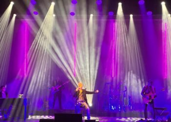 Ron, l’abbraccio del pubblico al Teatro Massimo di Cagliari: un viaggio di pura emozione