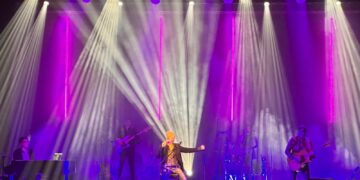 Ron, l’abbraccio del pubblico al Teatro Massimo di Cagliari: un viaggio di pura emozione