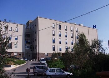Carbonia, “Muore in ospedale dopo 13 giorni per una frattura al femore: non c’era posto per il ricovero”