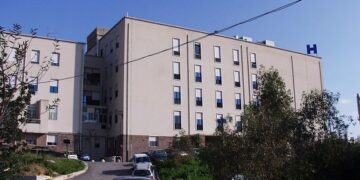 Carbonia, “Muore in ospedale dopo 13 giorni per una frattura al femore: non c’era posto per il ricovero”