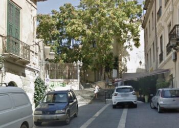 Cagliari, maxi rissa nel cuore della città: alcuni ragazzi picchiati violentemente a Santa Chiara
