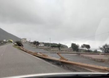 Buggerru, cede il guard rail vicino al ponte: pericolo per gli automobilisti