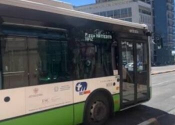 Bus poco utilizzati, traffico e degrado urbano: la voce di un cittadino di Cagliari