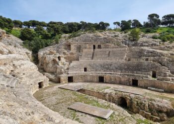 Cagliari, l’anfiteatro romano fa il record di recensioni negative dei turisti: “Che vergogna, sapete il voto che merita? Uno”
