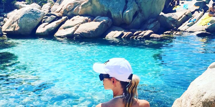 “Con 18 gradi in Sardegna e pochi turisti, serve abbattere la tassa di imbarco”: fa discutere la proposta di Alberto Urpi