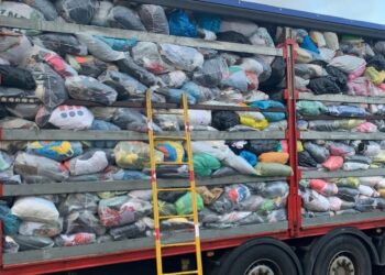 Dopo la plastica stop anche alla raccolta degli indumenti usati nel Cagliaritano: la Ecotessile sospende il servizio