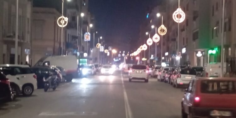 Sant’Avendrace, cantieri fermi e promesse rinviate: “Le luminarie non bastano a illuminare il degrado del quartiere”