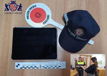 Cagliari, furto di un tablet da un’auto in sosta: la polizia locale identifica e denuncia un 35enne