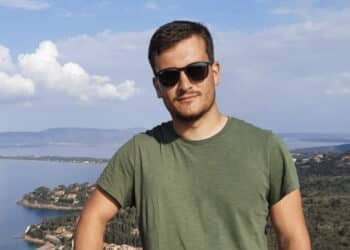 Si sente male durante la partita di calcetto: il futuro papà Matteo Legler muore a 29 anni