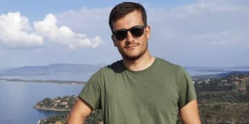 Si sente male durante la partita di calcetto: il futuro papà Matteo Legler muore a 29 anni