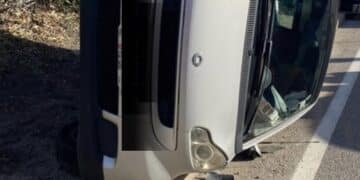 Cagliari, auto si ribalta in viale Monastir: un ferito