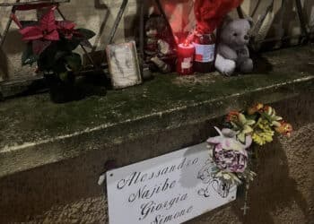 Cagliari, buttati via i ricordi e le decorazioni per i 4 ragazzi morti in viale Marconi