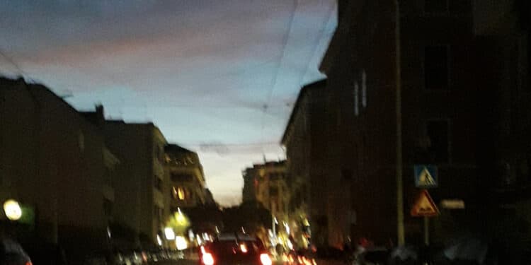 Cagliari al buio: quando il capoluogo somiglia a un paese abbandonato