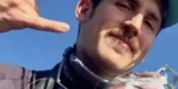 Dramma a Lanzarote: ucciso da un’onda anomala, muore a 27 anni a Riccardo Rocco