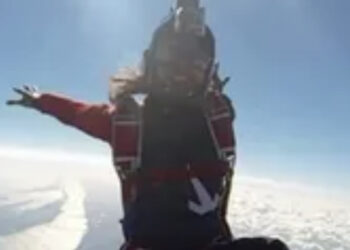 Lancio finisce in tragedia: morti due paracadutisti