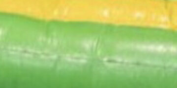 Sassari, pezzi di vetro nei gonfiabili per bambini in un centro commerciale