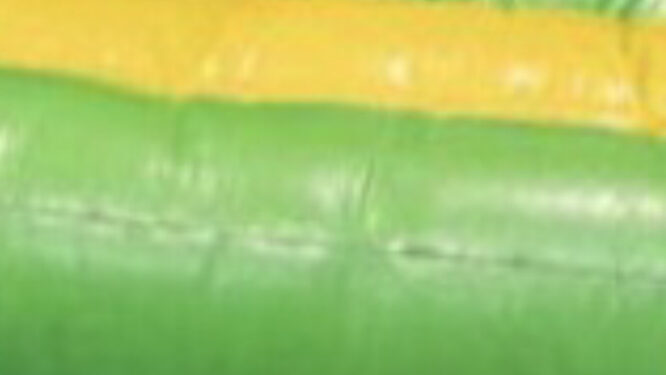 Sassari, pezzi di vetro nei gonfiabili per bambini in un centro commerciale