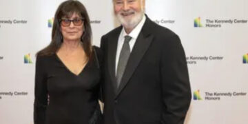 Il regista di “Harry, ti presento Sally” Rob Reiner e sua moglie trovati morti in casa: fermato il figlio