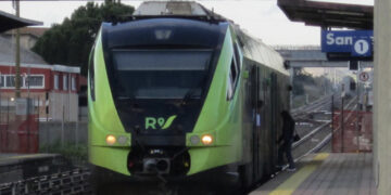 Agressioni sui treni in Sardegna, la proposta di Giovanelli: “Circolazione gratuita sui mezzi pubblici per le Forze dell’Ordine”