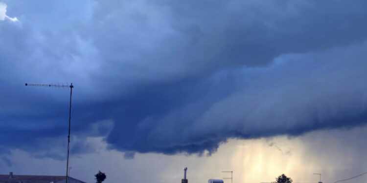 Pioggia e forte vento creano i primi disagi: possibili allagamenti nella S.P. 90 tra Siliqua e Uta