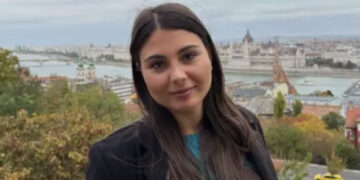 Travolta da un tir mentre attraversa sulle strisce: Valentina muore a 22 anni