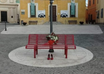 Monserrato, fiaccolata contro la violenza di genere: “La violenza non è amore”