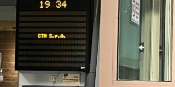 Monserrato, una ragazza da oltre sette ore al pronto soccorso per una sospetta appendicite acuta: “Non va per niente bene”