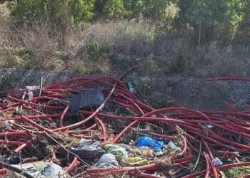 Assemini, tolleranza zero sull’abbandono dei rifiuti: le fototrappole incastrano gli incivili