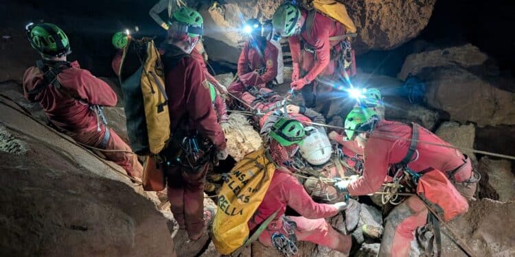 Oliena, conclusa la grande esercitazione interregionale di Soccorso Speleologico