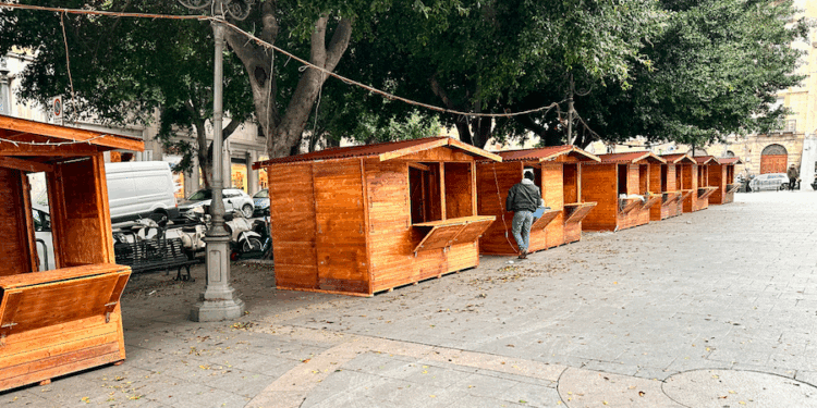 Cagliari, attesa finita: da stasera con il villaggio di Natale luci, colori e tradizione nel cuore della città