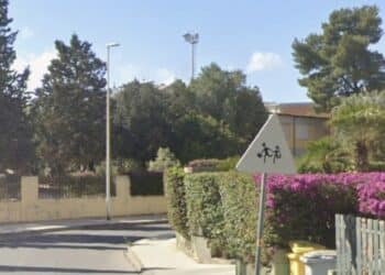 Bimbi al gelo da un mese, genitori sul piede di guerra a Selargius